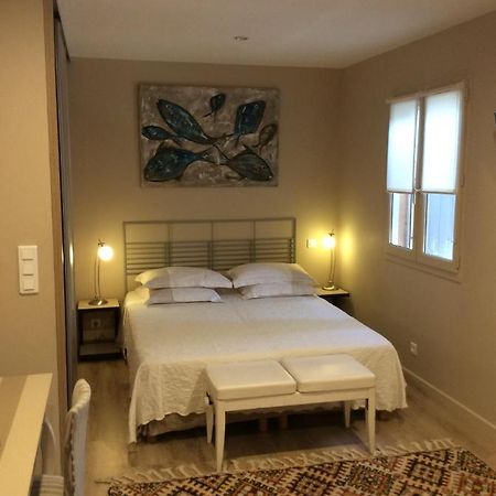 Bed and Breakfast Chez Elles 2 Caumont-sur-Durance Exterior foto